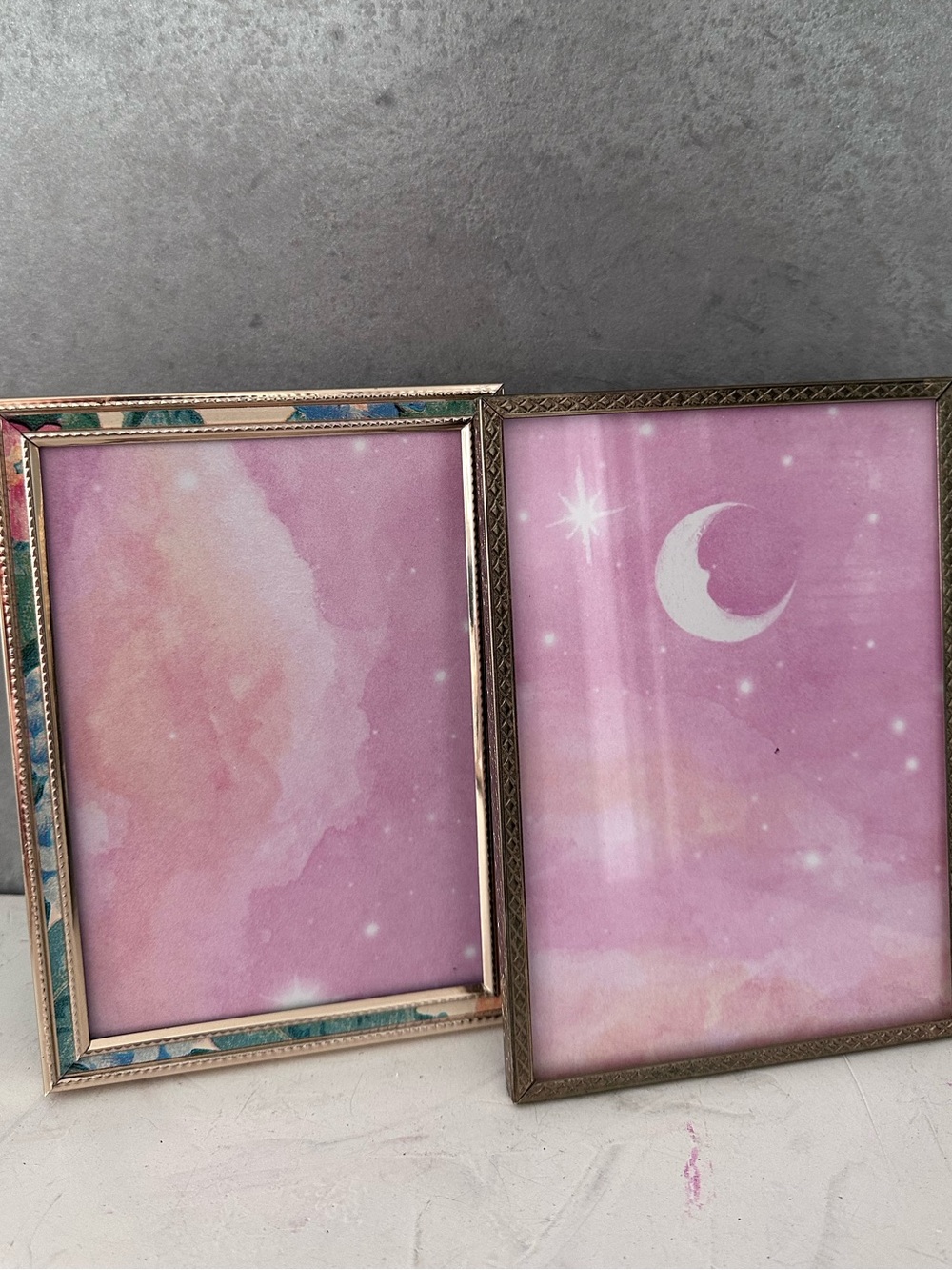 2 VINTAGE MULTI COLOR GOLD METAL PHOTO FRAME EASEL 5x7